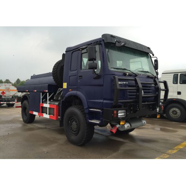 4X4 Off Road Oil Tank Trucks / Edible Oil Transport Truck Hydraulically Clutch