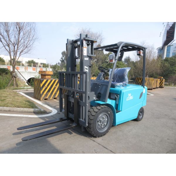 customized color 3 Ton Four Wheel Electric Forklift Truck For Loading & Unloading Cargo