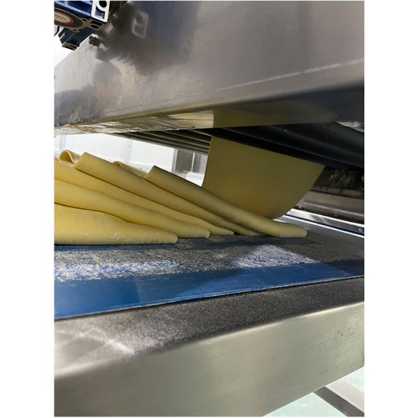 Commercial Puff Pastry Production Line Dough Sheets Pastry Laminating Machine