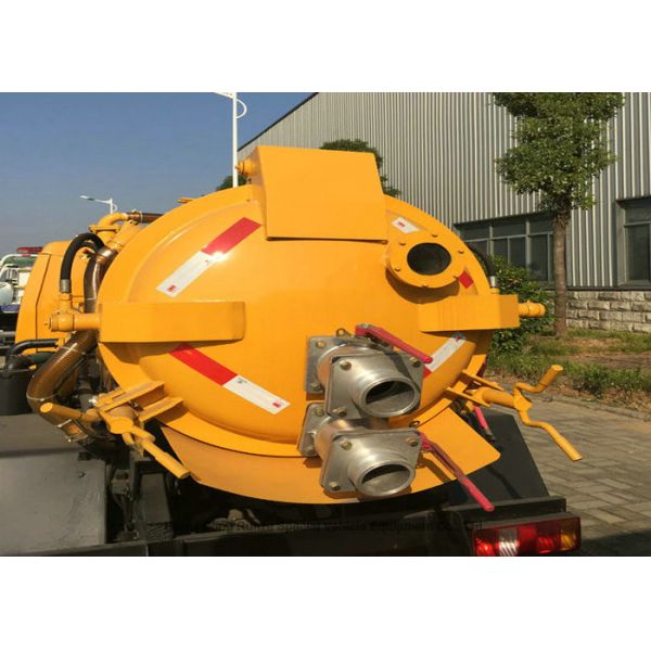 Foland 2000L Septic Vacuum Trucks For Sewage Suction In Municipal Sanitation