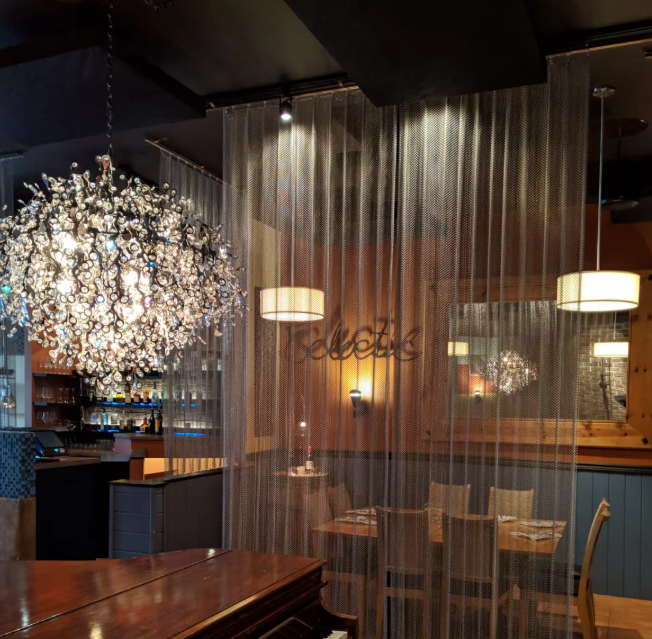 Graphite black Aluminium Chain Link Wire Mesh coil Curtain ceiling for Hotel or restaurant interior architectural decoration