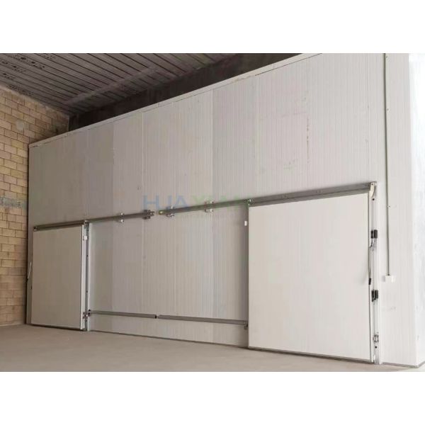 150 square Meters Vegetables Cold Storage Room With Sliding Doors