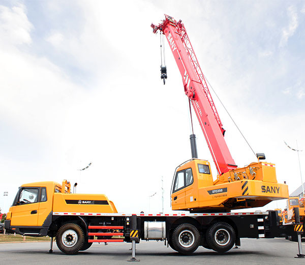 China 25ton truck crane Sany STC250 PRICE