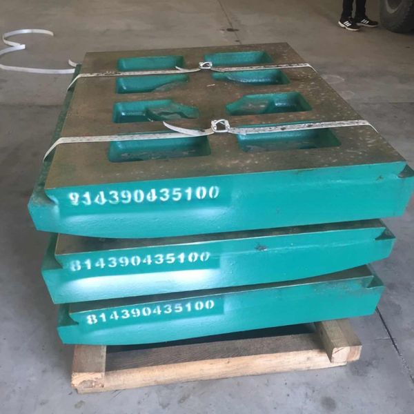 Crusher Jaw Plate for Stone Jaw Crusher Wear Parts C140 C145 C150 Machine Type Crusher