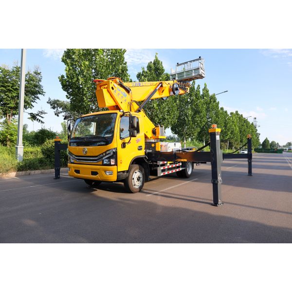DONGFENG 153HP Telescopic Boom Lift Truck 32m Hydraulic Man Lift Truck in Stock