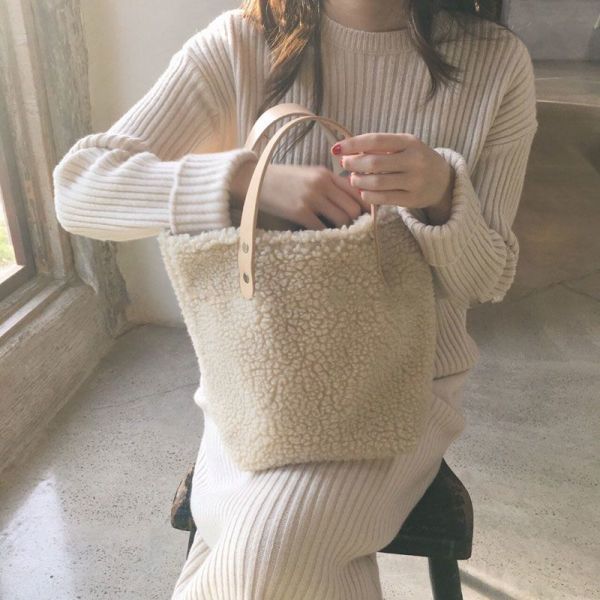 Women Winter Shoulder Bag Lamb Wool Warm Cross-body Hand Bag Portable Casual Beige Khaki Girls Preppy Style