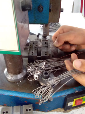 Twist T-Bar Cable Clip Suspension System Ceiling Grid Clips with Hole for Easy Installation