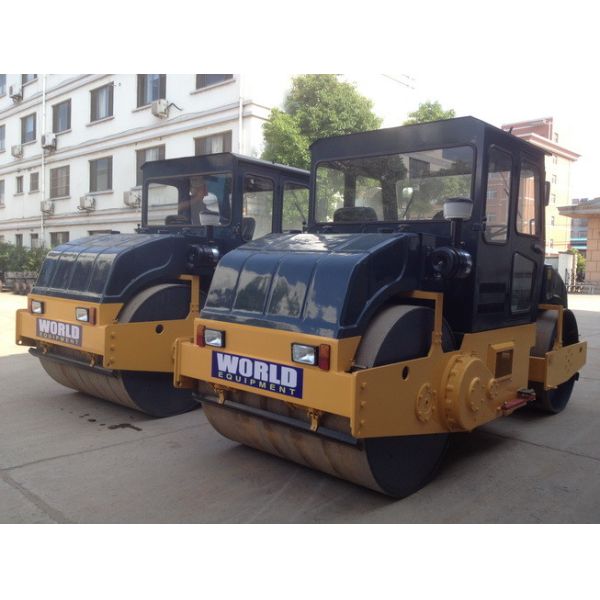 Streamlined Shape Smooth Drum Vibratory Roller Flexible Steering Drum Road Roller