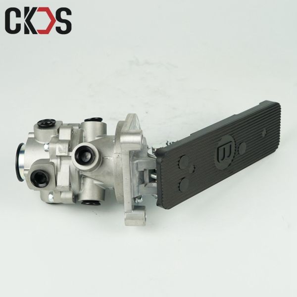 241-02903 Mitsubishi Fuso FV413 Foot Brake Valve