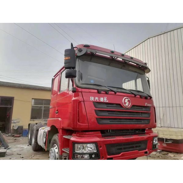 Made Red Used Shacman F3000 6X4 Heavy Head Tractor Truck with Radial Tire Design