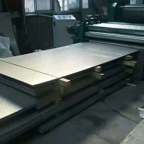 ASTM 201 304 Stainless Steel Sheet Metal 430 310S 316 321 304 Embossed Checkered Anti Print Finger Perforated