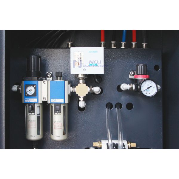 VMC640 Vertical Machining Metal CNC Milling Machining Center With BT40-120 Spindle