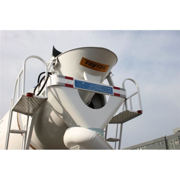 Yellow Concrete Construction Equipment 6x4 8m3 Concrete Mixer Truck With Pump Self - Loading