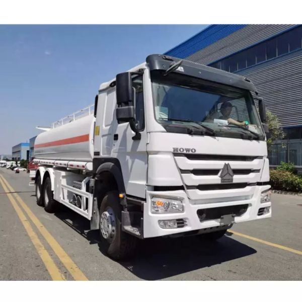 Sinotruk 20m3 Oil Delivery Truck 6*4 6000 Gallon Fuel Truck For Sale