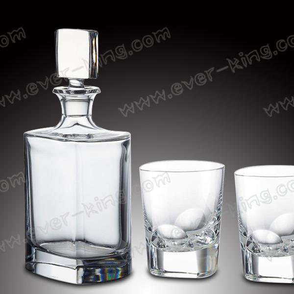 ISO9001 2015 Luxury Glass Stopper 750ml Whiskey Glass Bottle