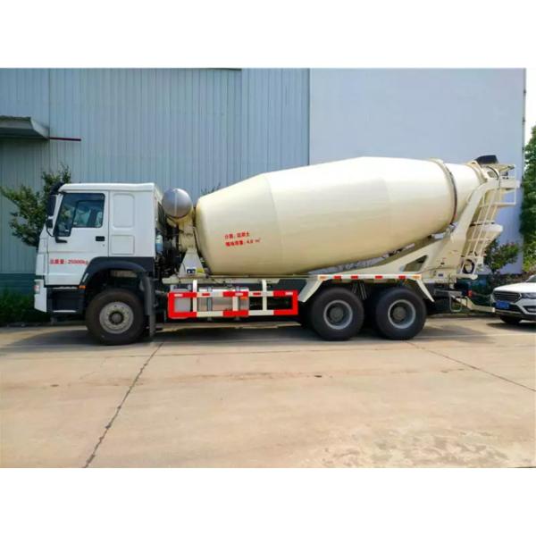 Sinotruk Howo Concrete Mixer Truck CKD / SKD With Supply Capacity Of 15-20 Tons