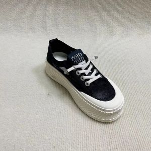 Women fashion fisherman shoes with breathable meth surface