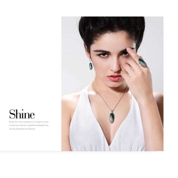 Vintage Sterling Silver Ring with Oval Green Agate and Marcasite (R12283GREEN)