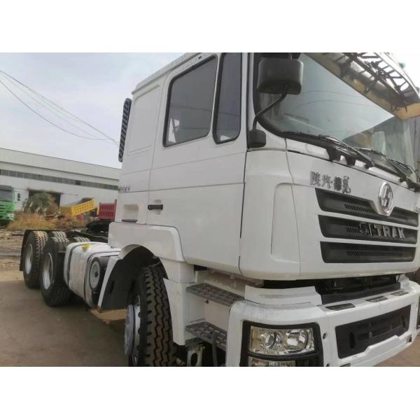 Hand 6X4 Sinotruck HOWO Manual Trucks Head Used Tractor Truck with Radial Tire Design