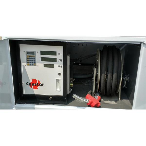 HOWO EURO 2 336 Fuel Tank Truck , Oil Tanker Truck 25CBM 20 Tons Payload