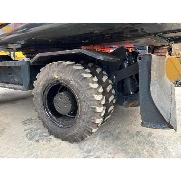 Hyundai R210W-9 Excavator Tyre