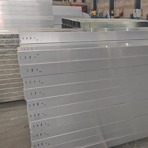 Indoor / Outdoor Aluminum Cable Tray 0.7-3.0umfor Neat And Tidy Cable Management Solutions