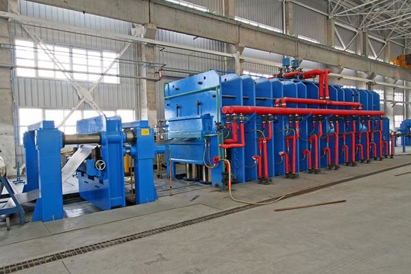 Full Automatic Rubber Vulcanizing Press Machine with 45 Steel Heating Plates and Cast Steel Cylinder for Final Product Vulcanizing