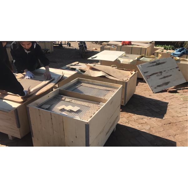 Light Grey Stainless Steel Plate Link Conveyor Belt With Baffle