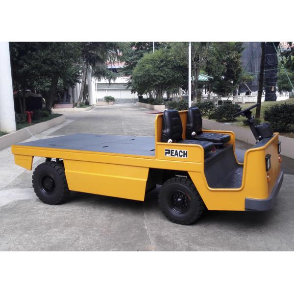 Pneumatic Battery Operated Platform Truck , Electric Industrial Tow Tractors 3000kg