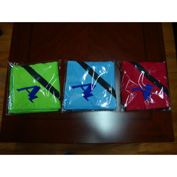 personalized gym fitness towel with zip pocket