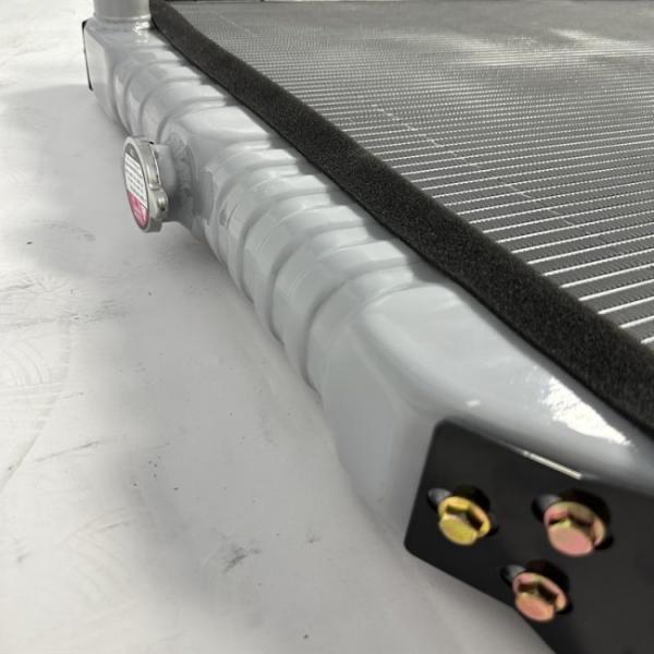 SK200-5 SK200-6 Water Cooler Radiator YN05P00010S001 YN05P00010S002