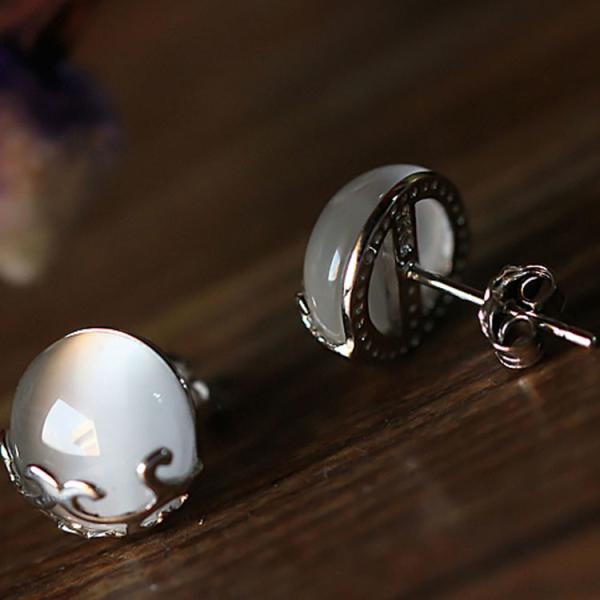 Sterling Silver White Moon Stone Stud Earrings Vintage Thai Silver Jewelry (E11065)