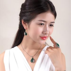 Vintage Jewelry 925 Silver Green Agate Marcasite Drop Pendant Necklace 18 Inches