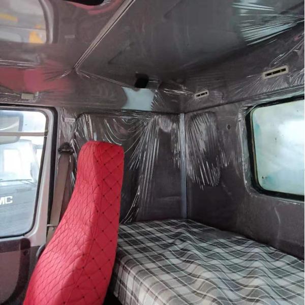 RHD Old Oil Tanker Truck Howo 371 8x4 Commercial