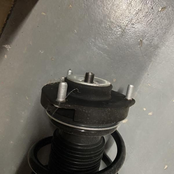 SAIC MG ZS Front Right Shock Absorber Assembly Auto Suspension OE 10242085 Rubber Steel