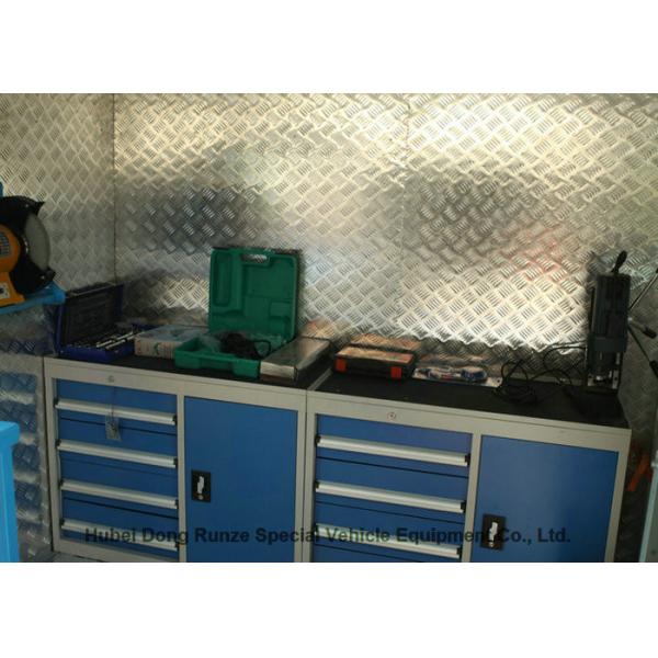 Enclosed HOWO Mobile Workshop Truck Multifunctional 6x4 for Vehicle Maintenance