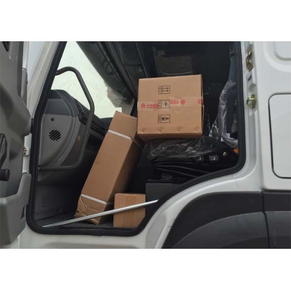 Howo Sinotruk 6x4 Tractor Truck , Tractor Head Trailer Oil Saving For Fuel Transport