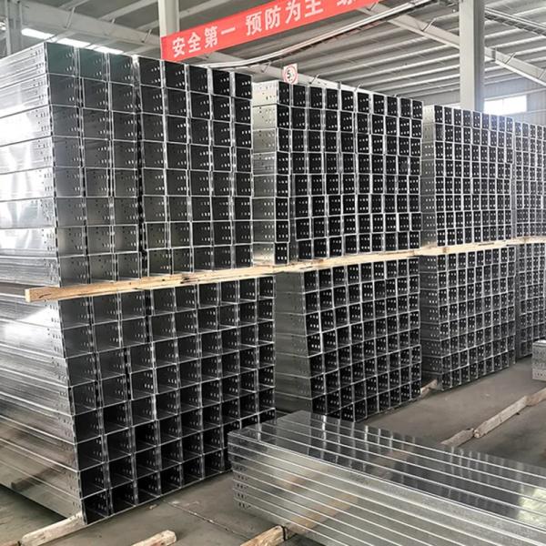 Heavy Duty Cable Tray With Solid Bottom 50mm Height 500kg Load Capacity