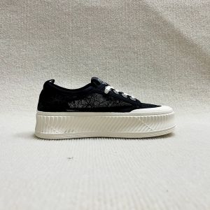 Women fashion fisherman shoes with breathable meth surface