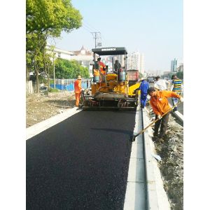 Crawler Road Asphalt Paver Equipment GYA4200 With Cummins Engine