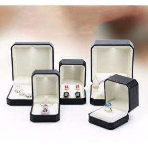 Buy cheap leather jewelry boxes from wholesalers