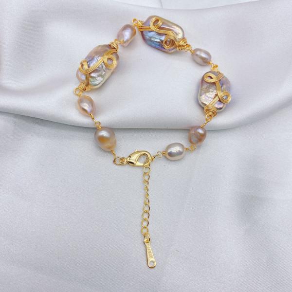 Vintage Copper Natural Baroque Pearl Choker Necklace for Women New Thick Chain Necklace Sweater Natural Pearl Necklace