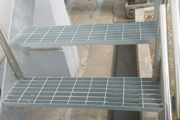 T1 Welded Fixing Steel Grate Stair Treads Ladder 40mm Bearing Bars Pitch