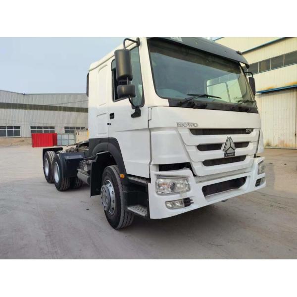 Right-Hand Drive Sinotruk Tractor Truck 6*4 White Color 6800*2496*2950mm Seats ≤5