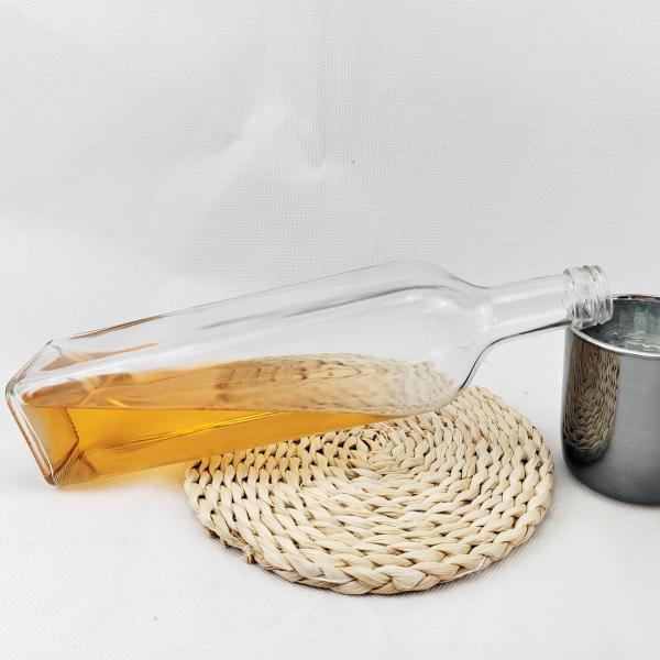 Hot Stamping 250ml 500ml 750ml Glass Bottle for Whiskey Screw Cap Clear Liquor Bottle