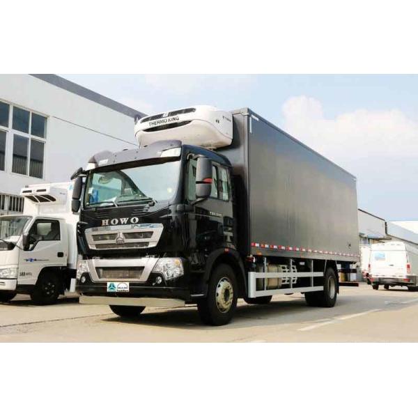 SINOTRUK HOWO T5G 240horsepower 4*2 refrigerator truck 7.72M 44CBM MAN ENGINE