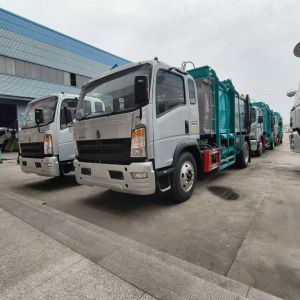 China HOWO Automated Side Load Garbage Truck Medical Waste Collection Truck on sale