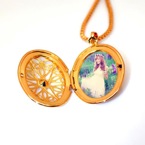 design fashion Vintage Oval Locket Pendants jewelry 18k gold plating Put in solid perfume