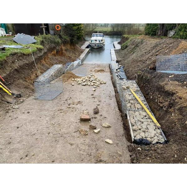 Hot Dip Galvanized Metal Welded Stone Cage Mesh Gabion Box For Wall Defensive Structure