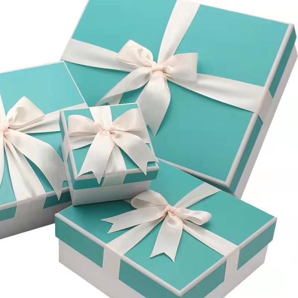 4C/UV/Lamination/Embossing/Stamping Surface Finish on Personalized Gift Box